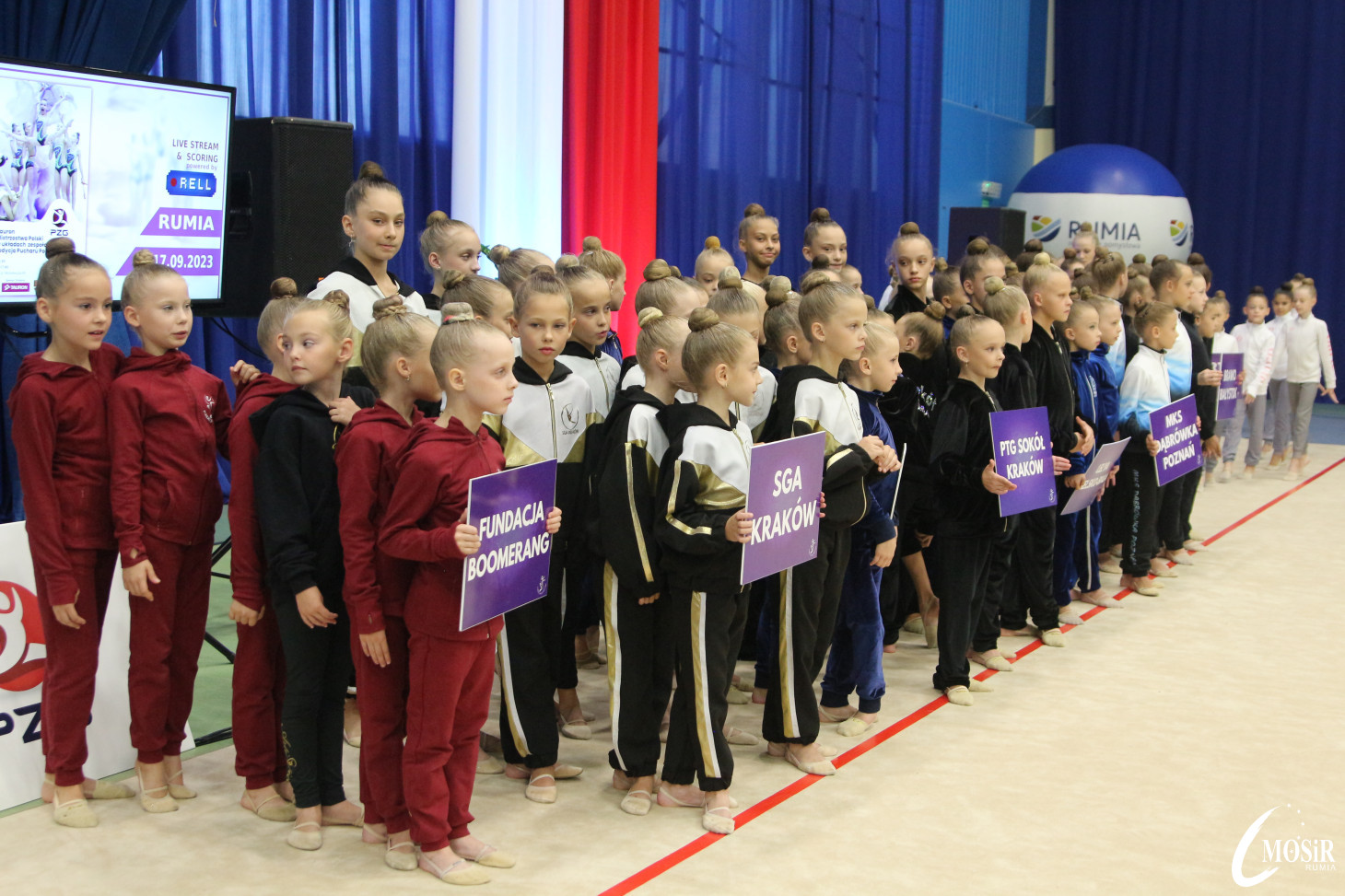 Gimnastyczki artystyczne rywalizowały w Rumi